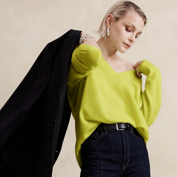 NWT Banana Republic Sweater - Picture 2 of 5